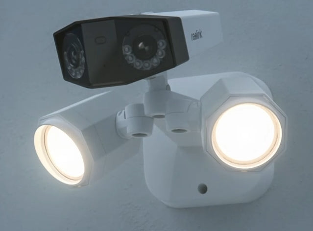 2-in-1 - Duo 4K Floodlight Camera -Closer to Reality
